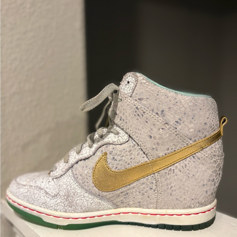Nike Women’s Dunk Sky Hi Wedge Sneakers Year of the Horse 649464-001 Size 7 - Picture 3 of 10
